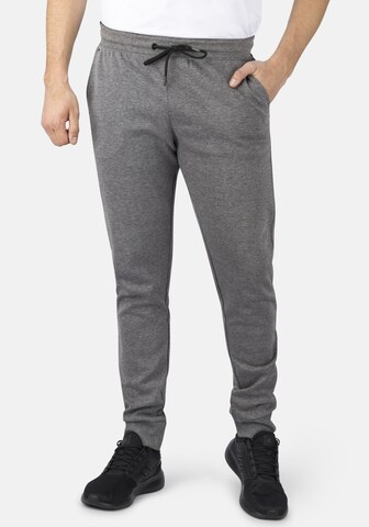 Hero Slimfit Sporthose 'James' in Grau: Vorderseite