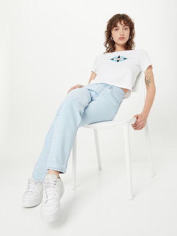 balta LEVI'S ® Marškinėliai 'GR Cropped Jordie Tee'