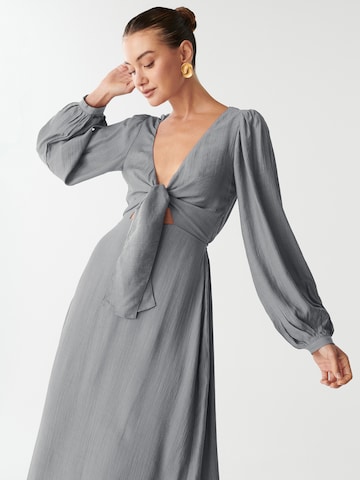 Rochie 'FRESCA' de la St MRLO pe gri