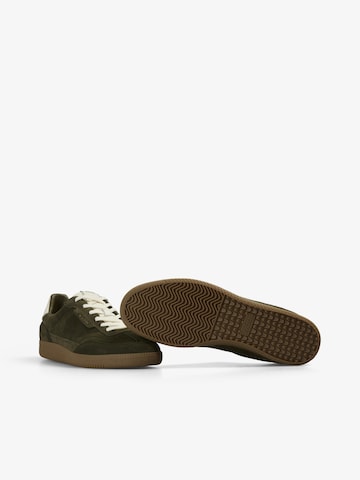 Scalpers Platform trainers ' ' in Green