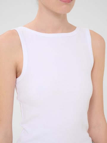 Top 'DrewGZ' di Gestuz in bianco