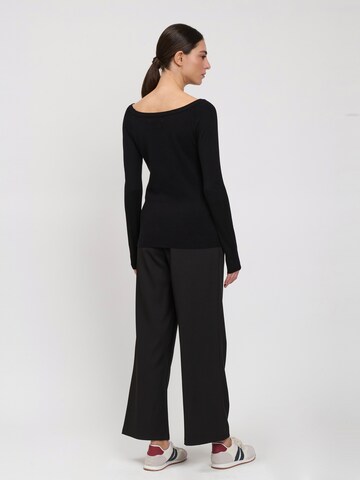 Influencer Sweater in Black