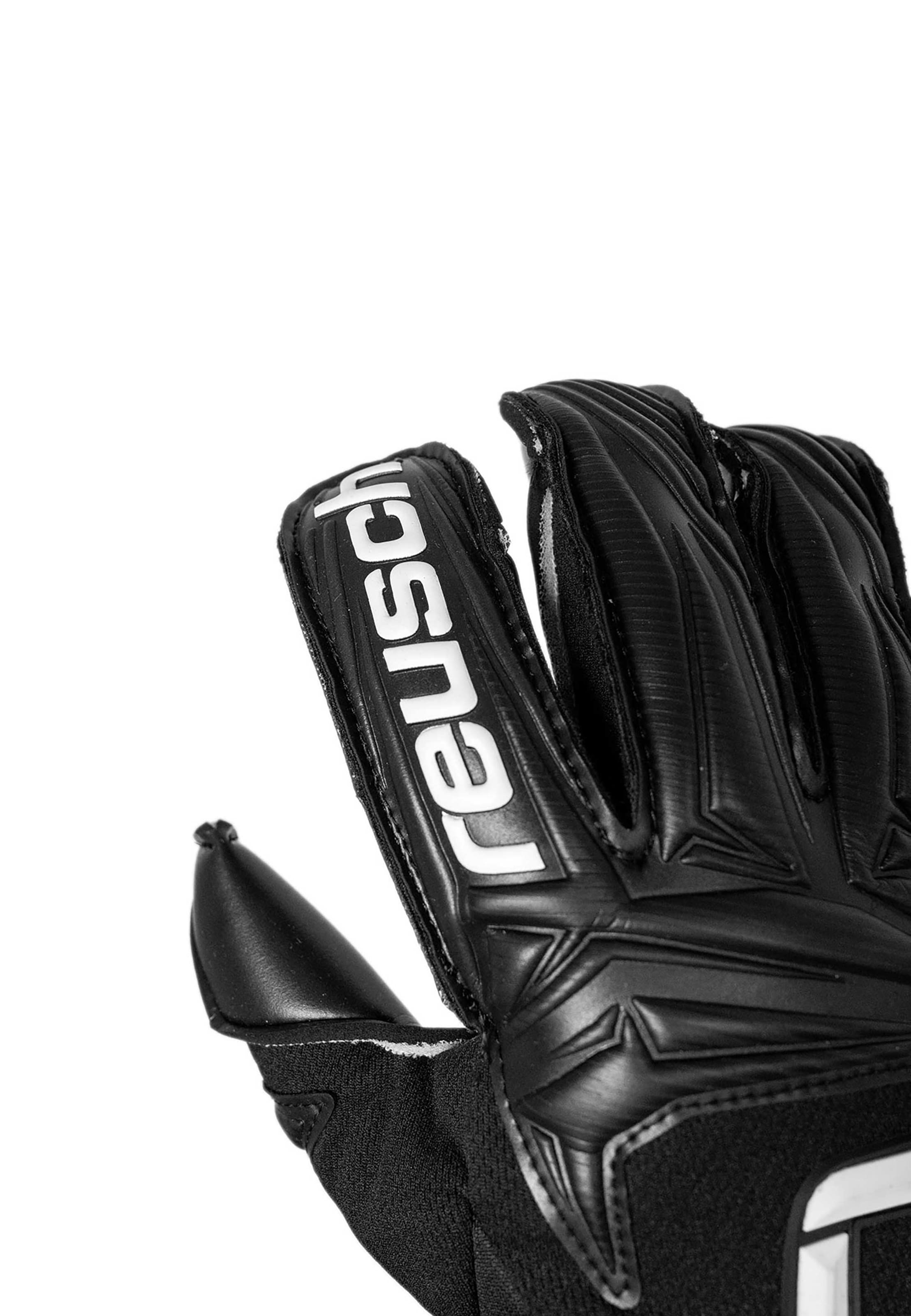 REUSCH Sports gloves 'Attrakt Infinity Resistor' in Black