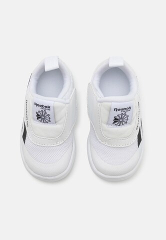 balta Reebok Sportbačiai 'CLUB C REVENGE'