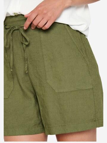 LolaLiza Regular Trousers in Green