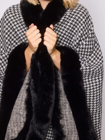 South Beach Cape in Black