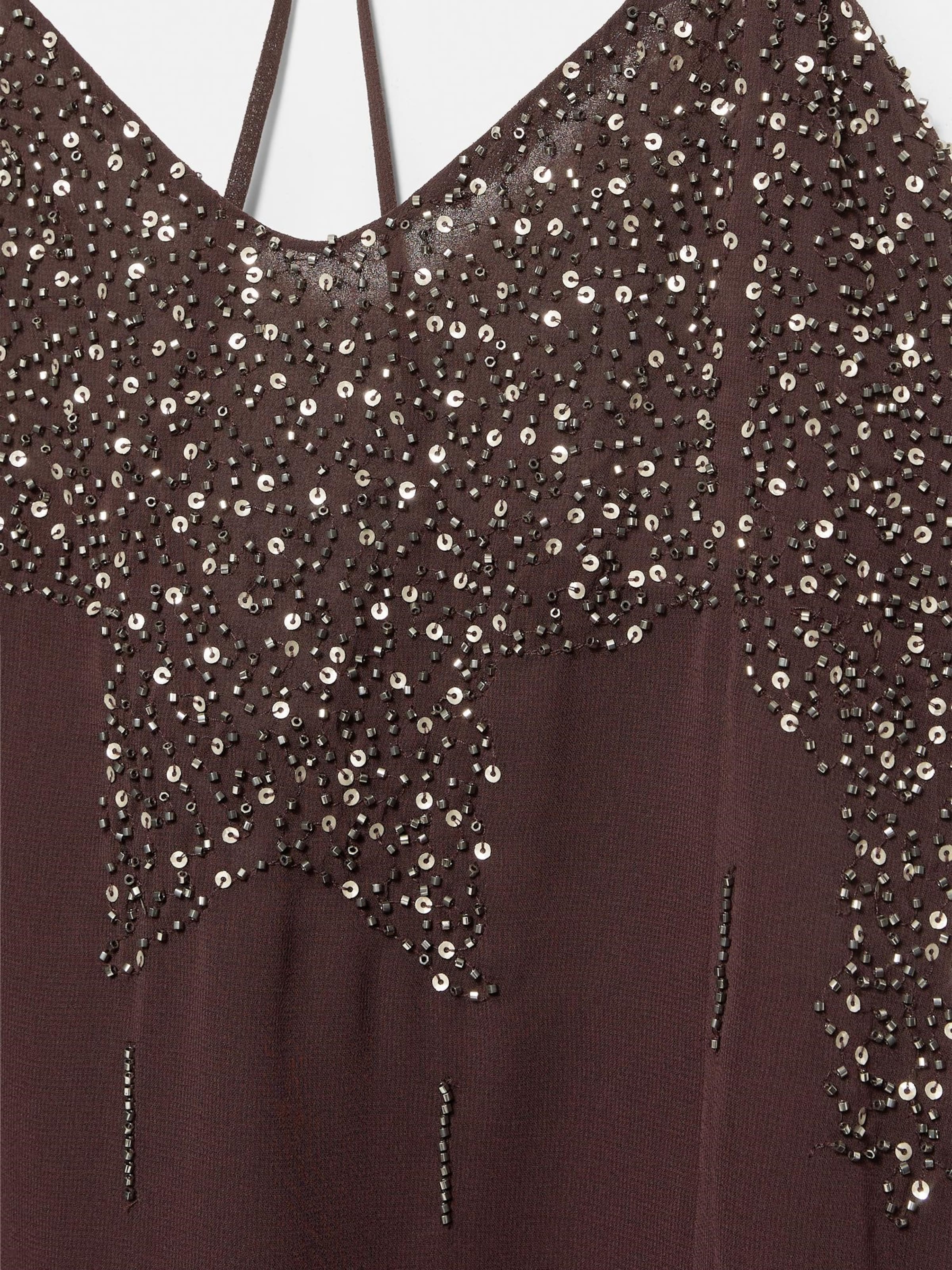 Rochie de la Pull&Bear pe roșu