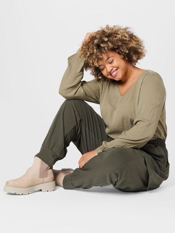 Effilé Pantalon cargo 'KC Sine' KAFFE CURVE en vert