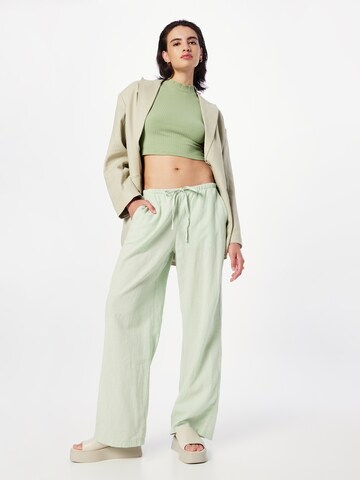Wide Leg Pantalon 'Dina' Gina Tricot en vert