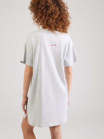 Cămăşi de noapte 'Moon' de la Hunkemöller pe gri