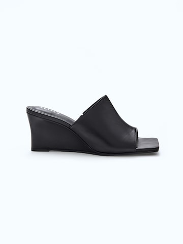 EDITED - Sapatos de salto 'Neeke' em preto: frente