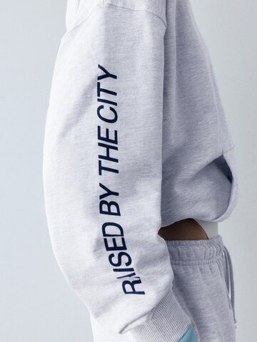 Pull&Bear Sweatshirt 'PACIFIC INSPIRED' in Grijs
