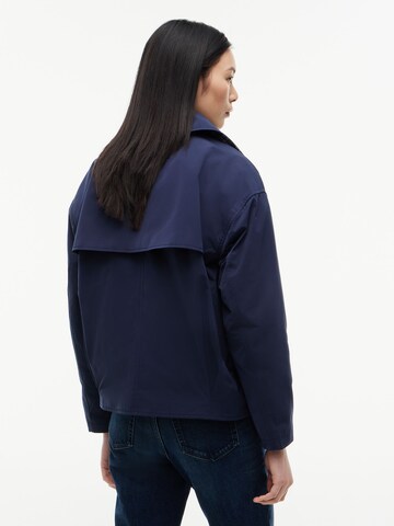 Tommy Jeans Välikausitakki värissä sininen