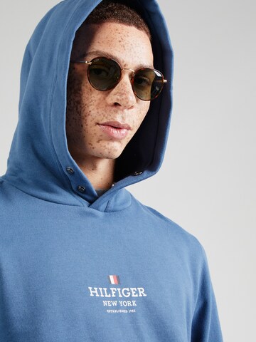 TOMMY HILFIGER Mikina – modrá