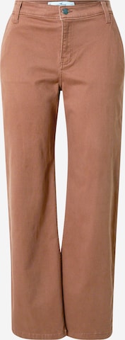 HOLLISTER Regular Pants in Brown: front