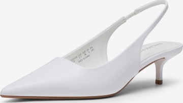 Dream Pairs Slingback Pumps in White: front