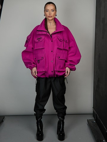 QWX2 Performance Jacket 'Oversized Softshell Jacket – Structured / Weather-Resistant' in Pink