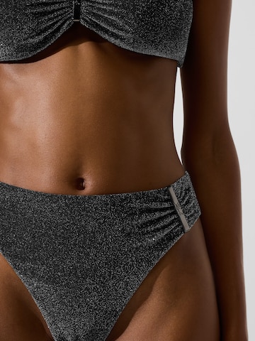 Karl Lagerfeld - Cueca biquíni 'Metalic' em preto