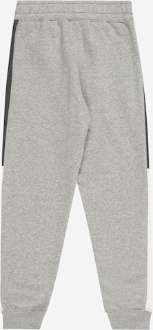 Nike Sportswear - regular Pantalón en gris