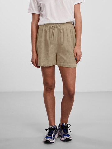 PIECES Loosefit Shorts 'Stina' in Beige: predná strana