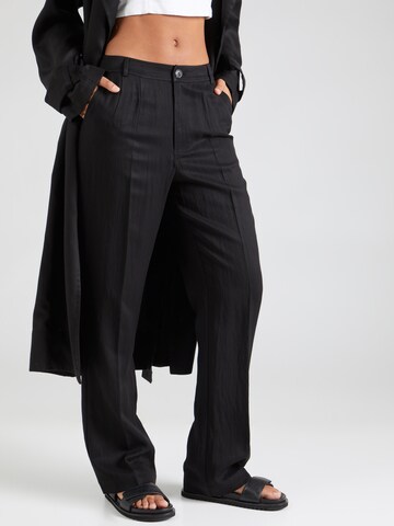 UNITED COLORS OF BENETTON regular Παντελόνι με τσάκιση σε μαύρο: μπροστά