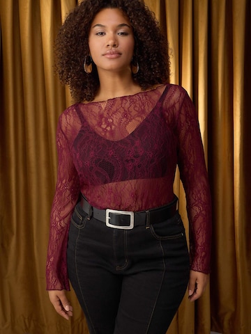 Trendyol Curve - Camiseta en rojo: frente
