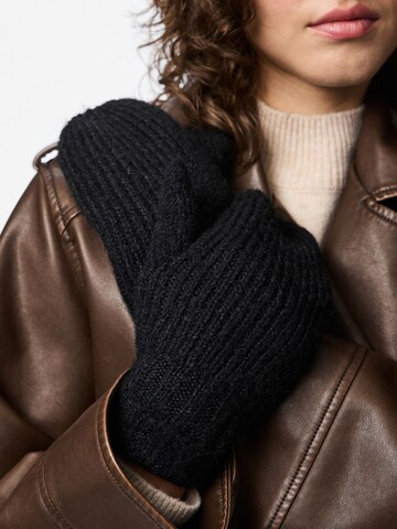 PIECES Mittens 'PCNAMBI' in Black