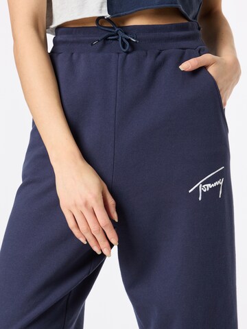 Tommy Jeans Tapered Hose in Blau