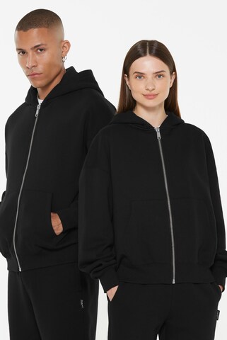 Harlem Soul Zip-Up Hoodie in Black: front