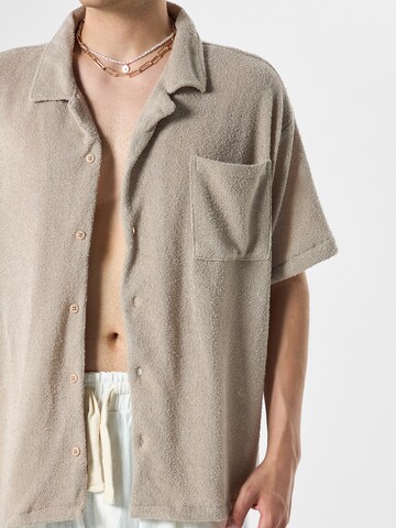 VAMOS CLO Comfort Fit Skjorta 'Maranta' i beige