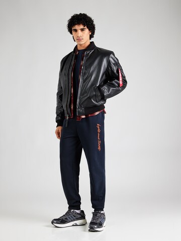 Lyle & Scott Tapered Trousers in Blue