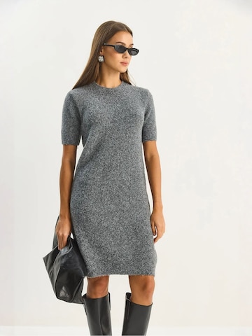 Hiccup - Vestido de malha em cinzento: frente