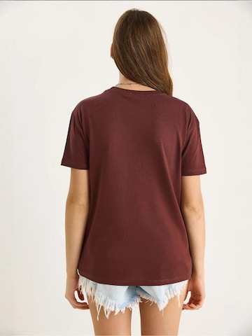 Maglietta di Bianco Lucci in marrone