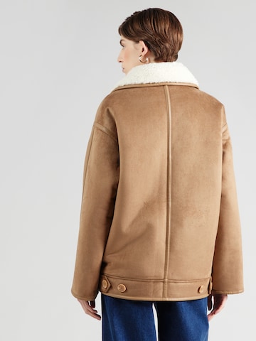 GUESS Zimní bunda 'FAUSTINE' – hnědá