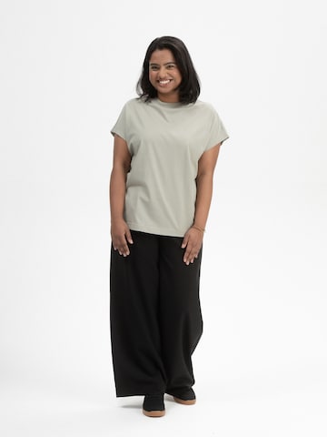 MELA - Camiseta ' MADHU ' en verde