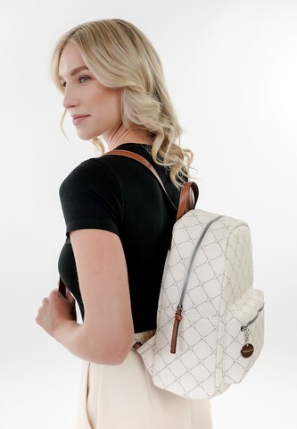 TAMARIS Rucksack 'Anastasia' in Beige