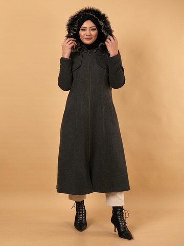 MODAMIHRAM Winter Coat in Grey