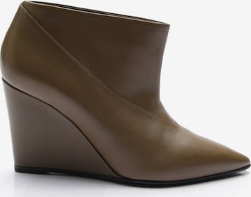 HERMÈS Stiefeletten 37,5 in Braun: predná strana