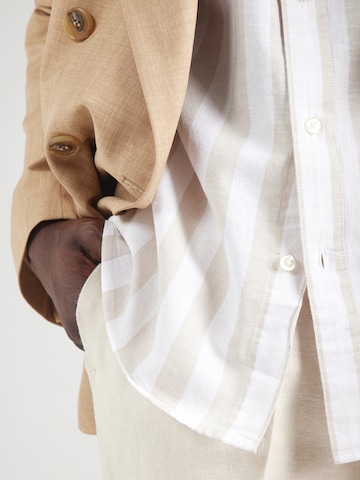 Coupe regular Chemise 'SLHSUN' SELECTED en gris