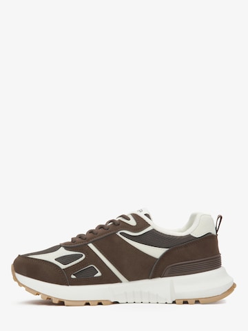 ES8 Sneaker low '90-3-04'‌ in Braun