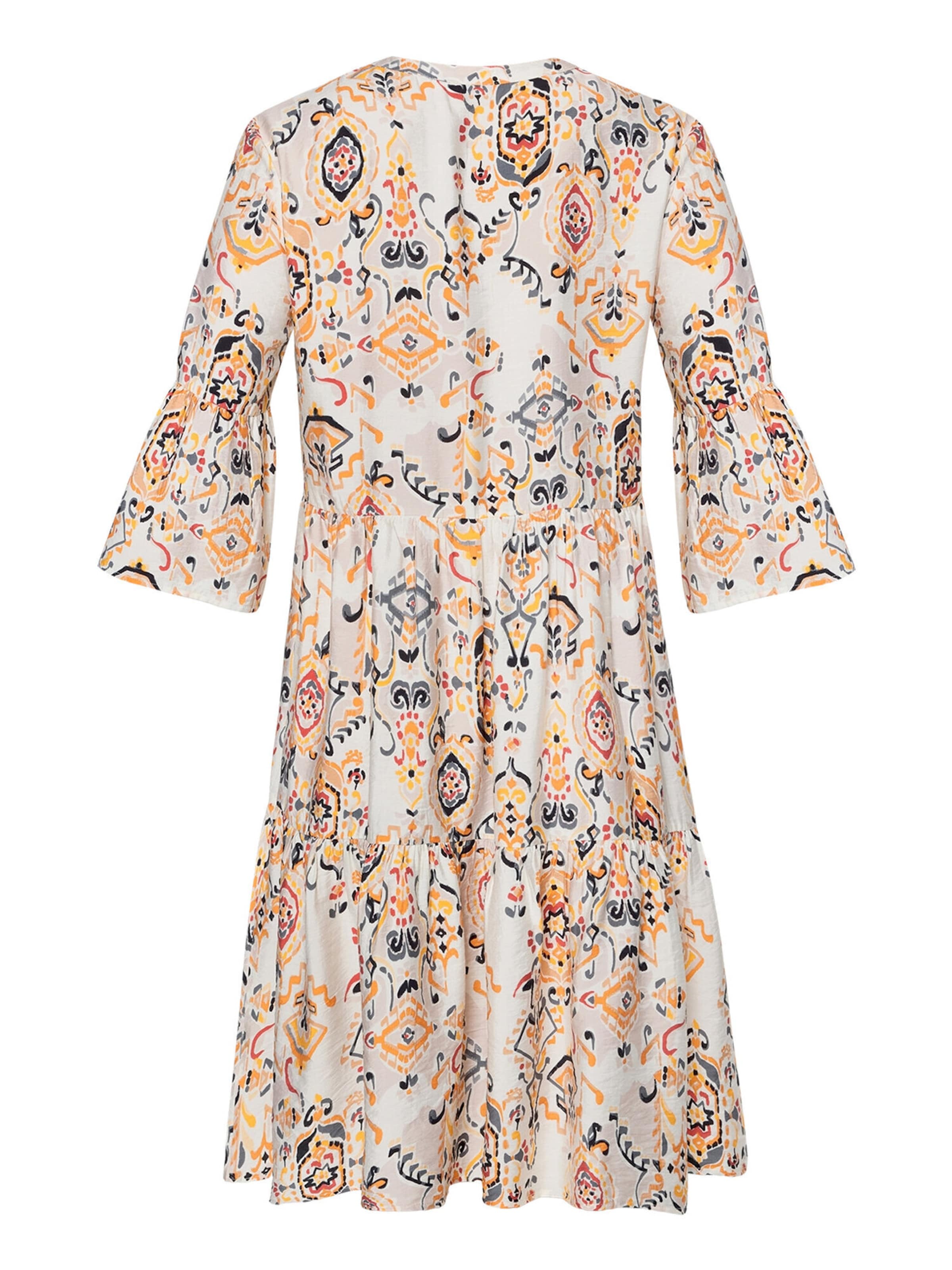 Abito di Betty & Co in bianco