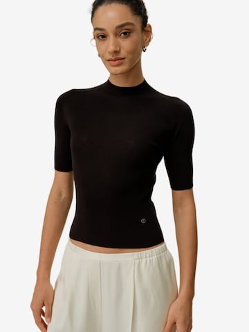 Lilysilk Trachtenshirt 'Nahtloses Seide-Baumwolle Slim-Fit Strick-Top' in Schwarz: Vorderseite