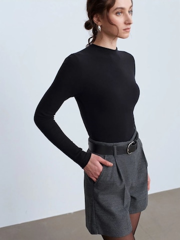 Dilvin Wide Leg Shorts in Grau