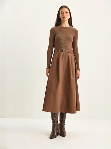 Bianco Lucci - Vestido em castanho: frente