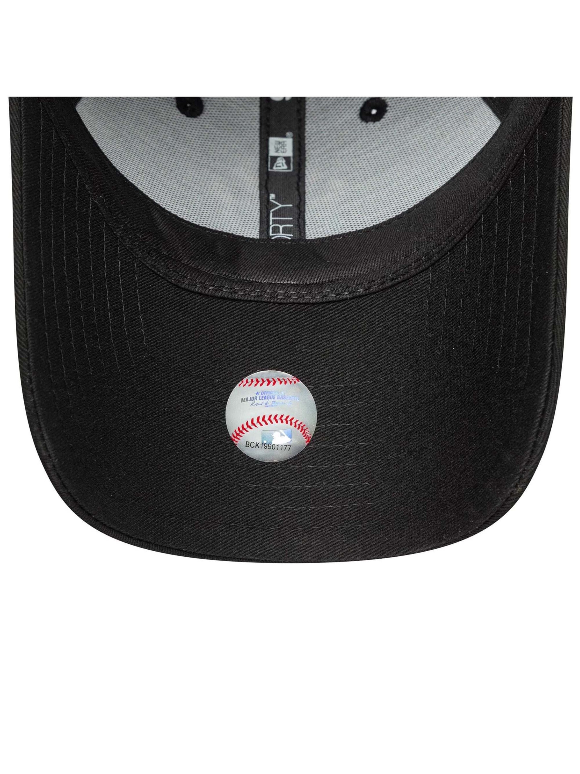 NEW ERA Hat 'Wmns Metallic Logo 9Forty Neyyan Blkipu' in Black