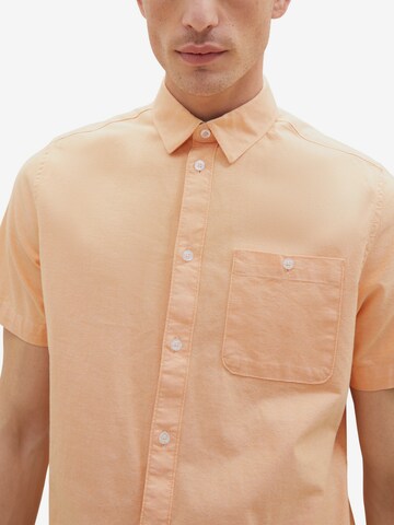 TOM TAILOR جينز مضبوط قميص بلون برتقالي