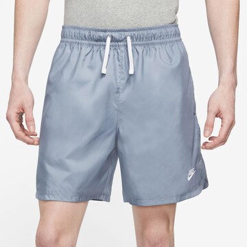 Nike Sportswear Regular Shorts 'Essentials' in Blau: predná strana