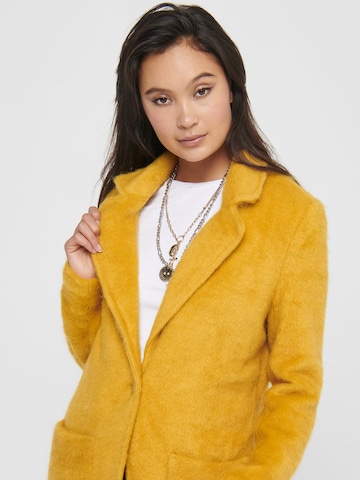 Cappotto di mezza stagione 'Claire' di ONLY in giallo