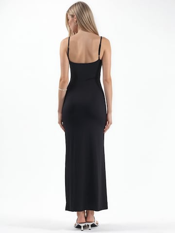 Busem Kleid in Schwarz