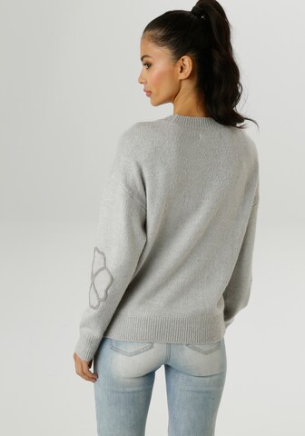 Aniston SELECTED Sweater in Grey